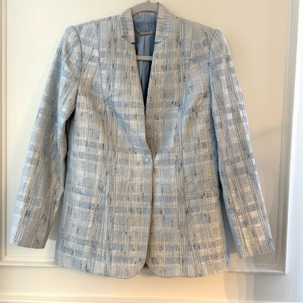 Tahari Chic Metallic Textured Light Blue Snap Closure Blazer in Sz 6 NWOT